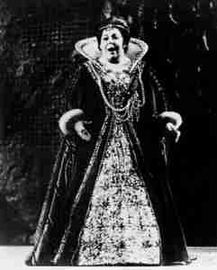 Il Trovatore 1982 Lyric Opera of Qld Rita Hunter as Leonora full body