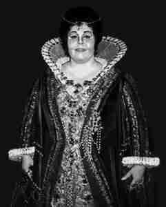 Il Trovatore 1982 Lyric Opera of Qld Rita Hunter as Leonora upper body